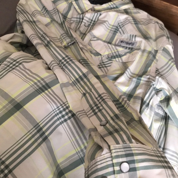 Columbia button up fishing shirt - Picture 5 of 6